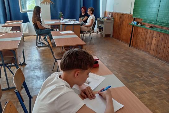 Sz�beli nyelvi m�r�s az Olcsaiban