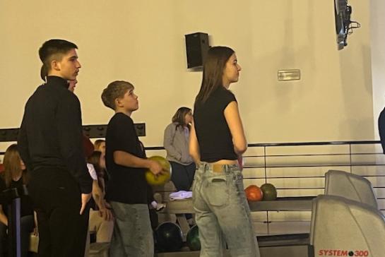 Kikapcsol�d�s bowlinggal 8.a-s m�dra