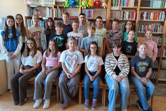 �j lend�lettel, a k�z�ss�g�rt – staf�tav�lt�s a Di�k�nkorm�nyzat �l�n